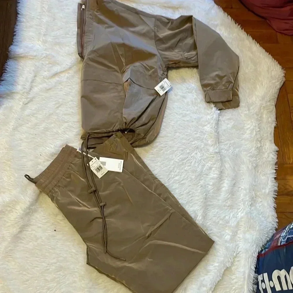 Good American set of pants and sweatshirt
